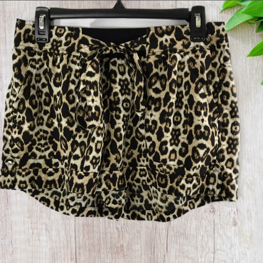 Cheetah Print Tie Front Flowy Shorts Medium Size 4
